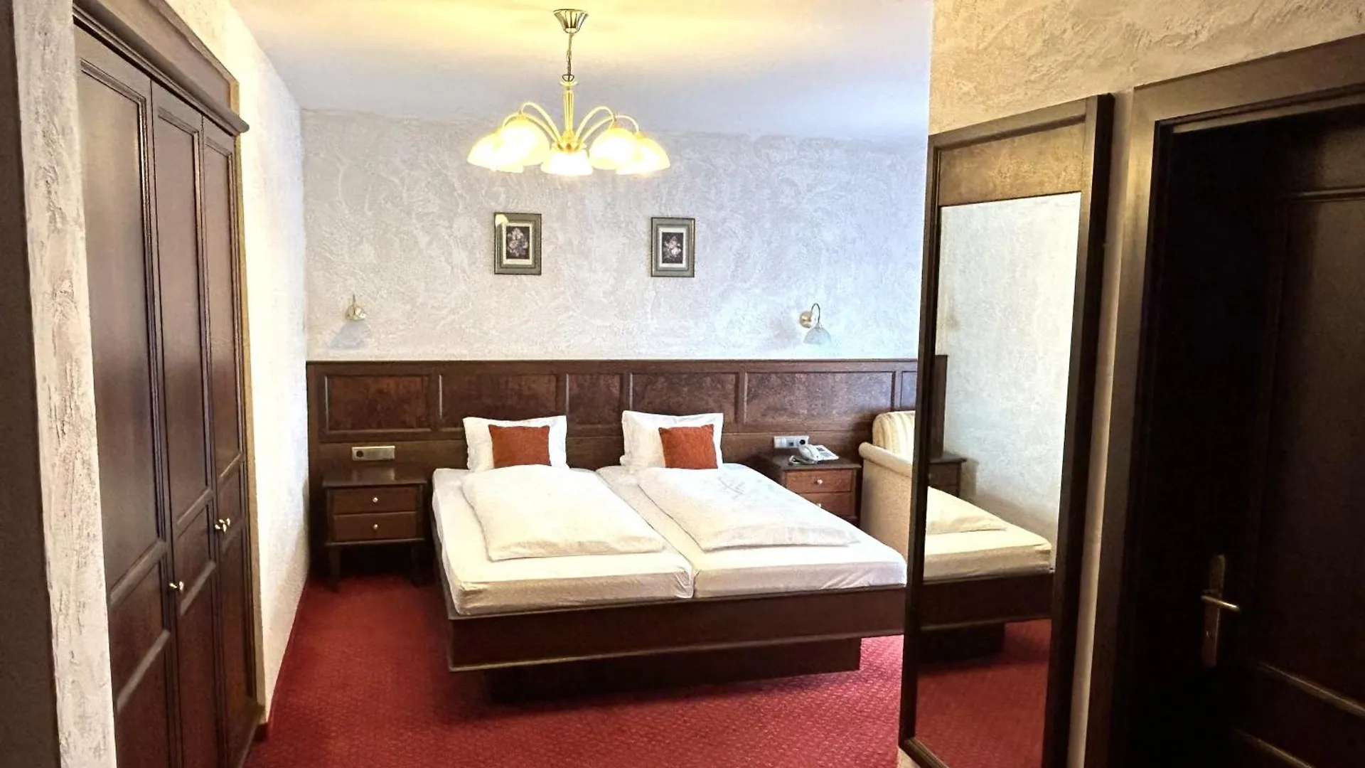 אינסברוק Hotel Batzenhaeusl