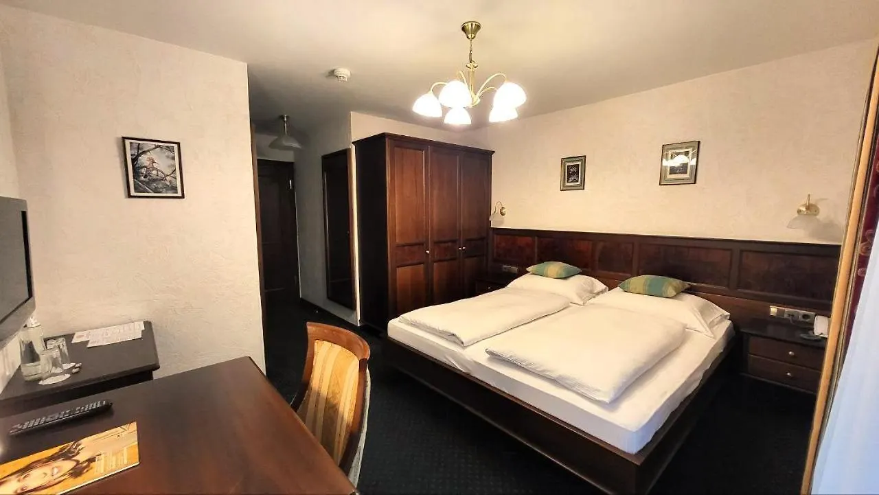 אינסברוק Hotel Batzenhaeusl