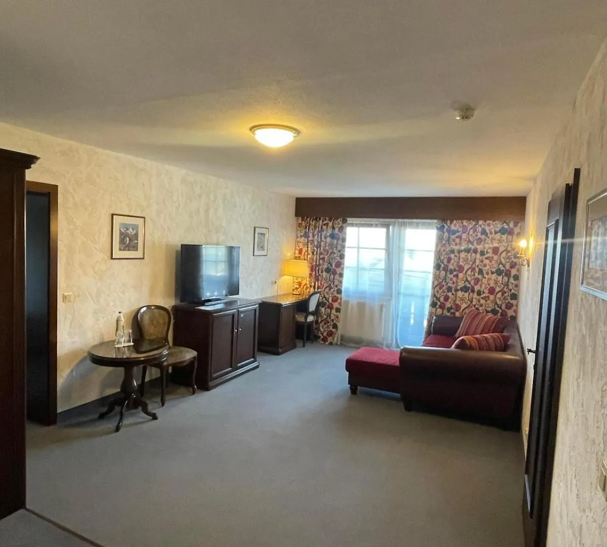 Hotel Batzenhaeusl Innsbruck 4*,  Austria