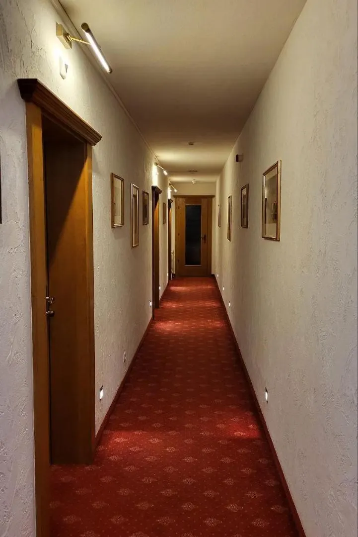 Hotel Batzenhaeusl Innsbruck 4*,  Austria