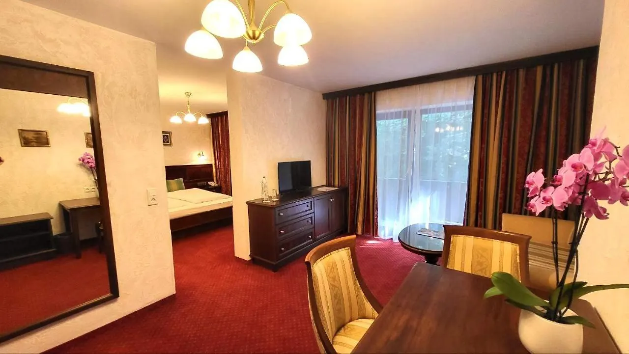 Hotel Batzenhaeusl Innsbruck 4*,